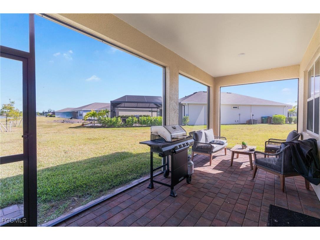 607 Parkshore Lake Avenue Cape Coral FL 33993 2025018778 image19