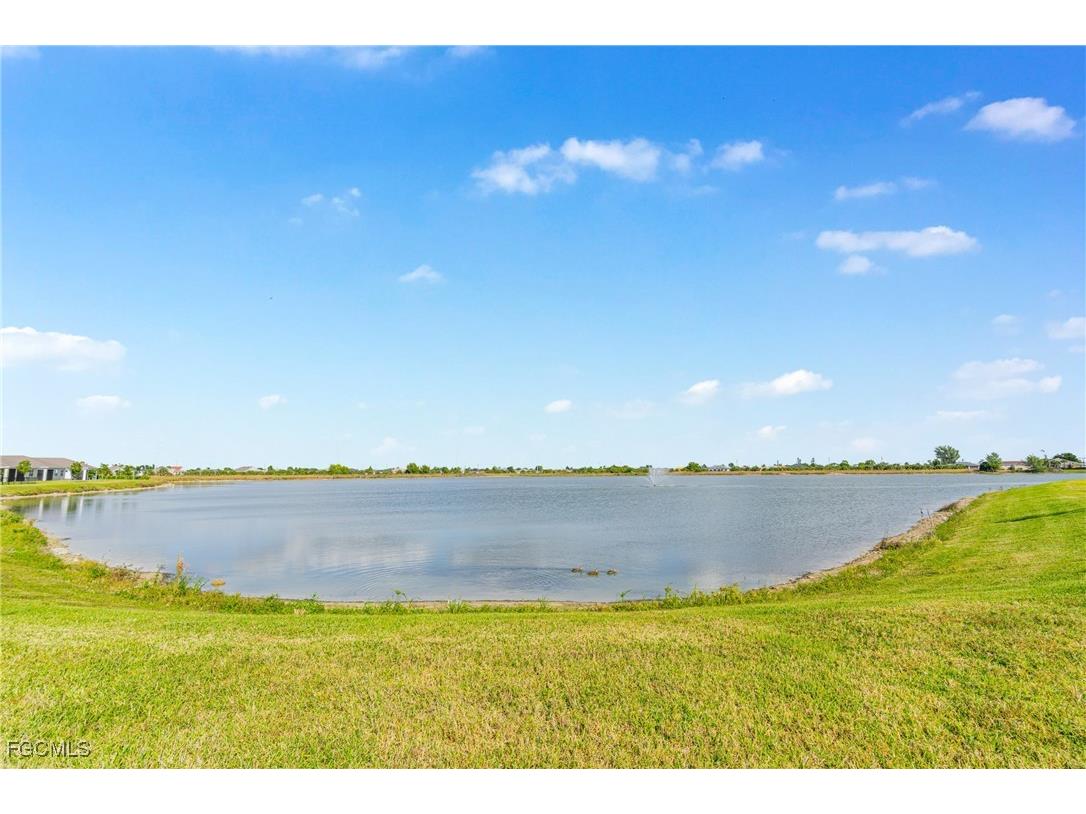 607 Parkshore Lake Avenue Cape Coral FL 33993 2025018778 image31