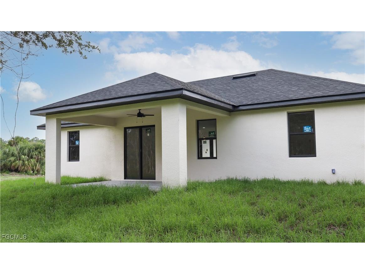 607 Pelee Avenue Lehigh Acres FL 33974 2025008342 image3