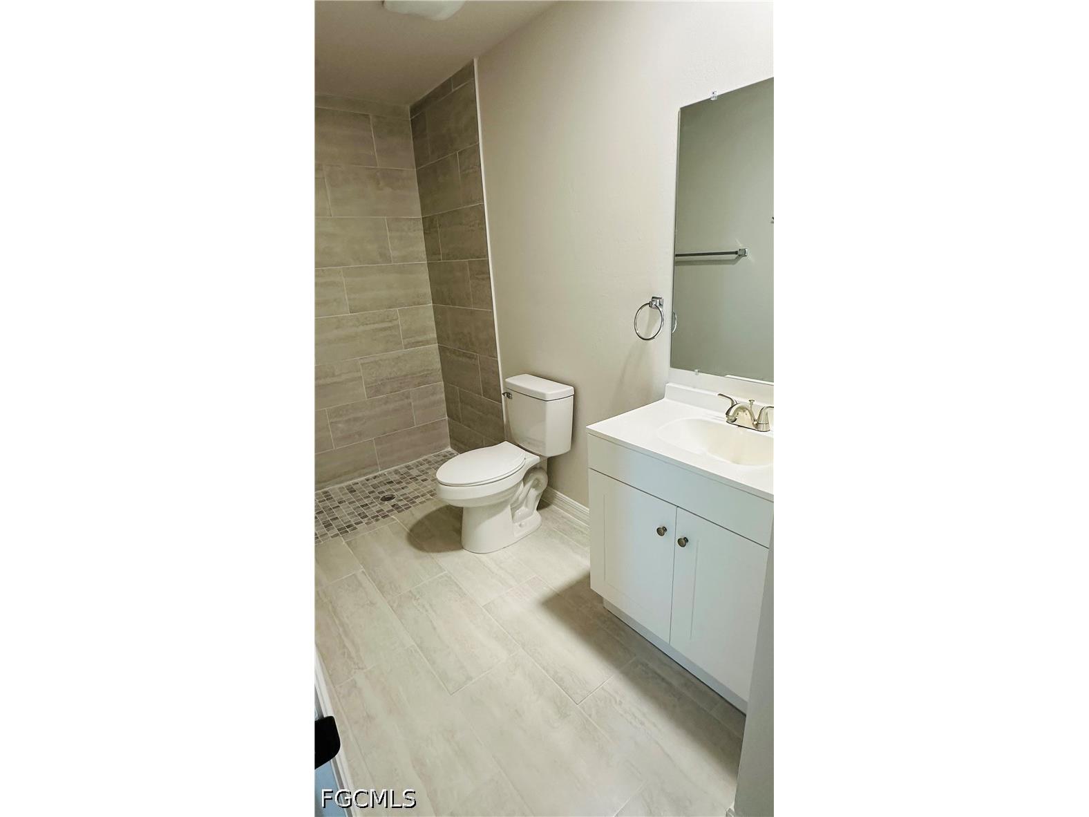 607 SE 7th Street Cape Coral FL 33990 2026019460 image16