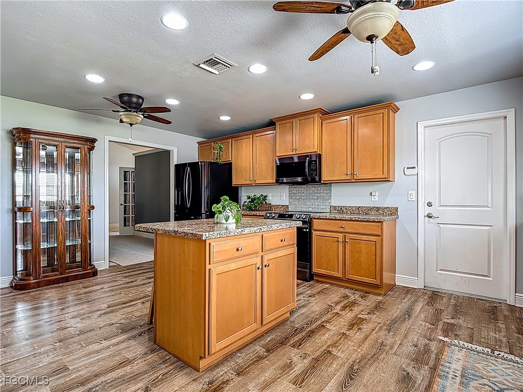 607 Tropicana Parkway W Cape Coral FL 33993 2025003838 image15