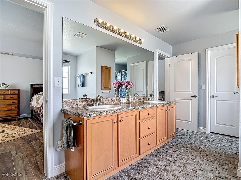 607 Tropicana Parkway W Cape Coral FL 33993 2025003838 image23