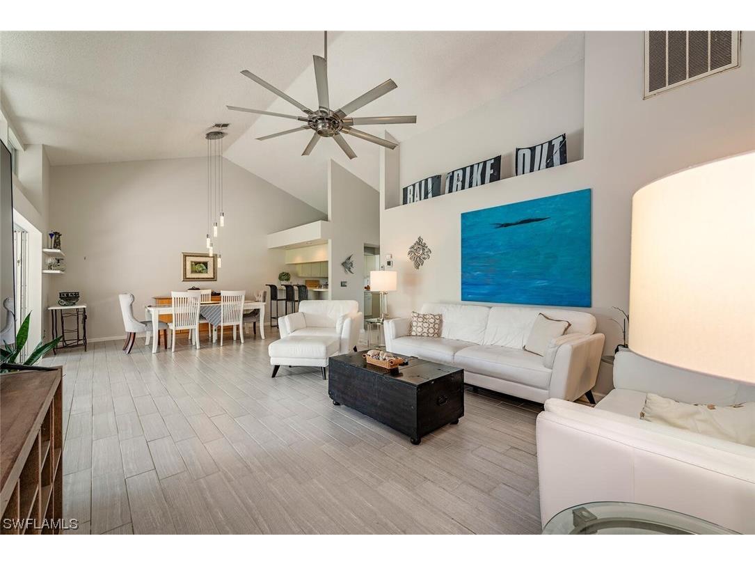 6070 Westbourgh Drive Naples FL 34112 223038821 image1