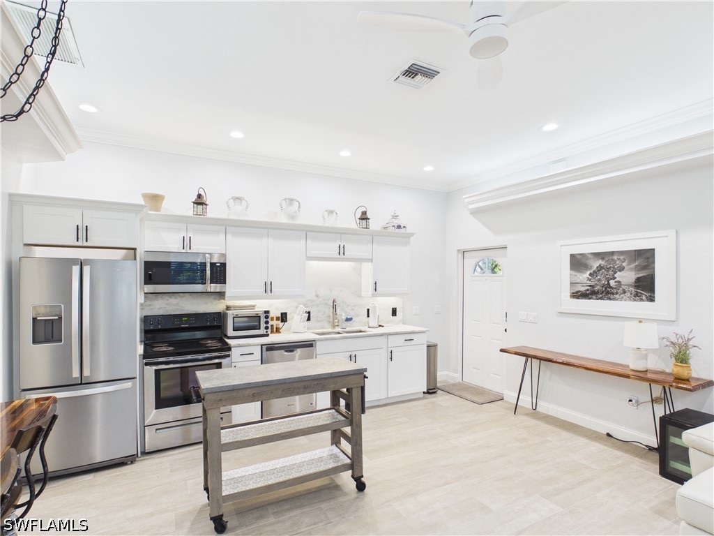 6072 Polly Avenue Naples FL 34112 226019131 image2