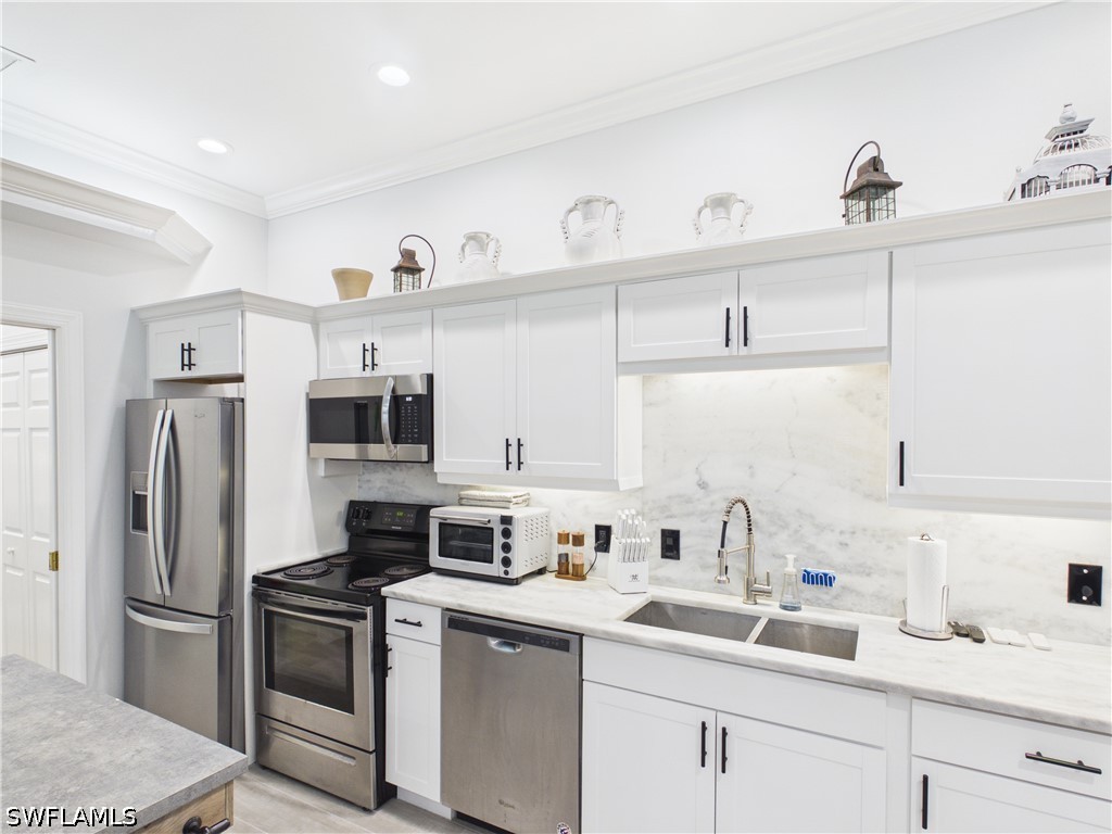 6072 Polly Avenue Naples FL 34112 226019131 image3