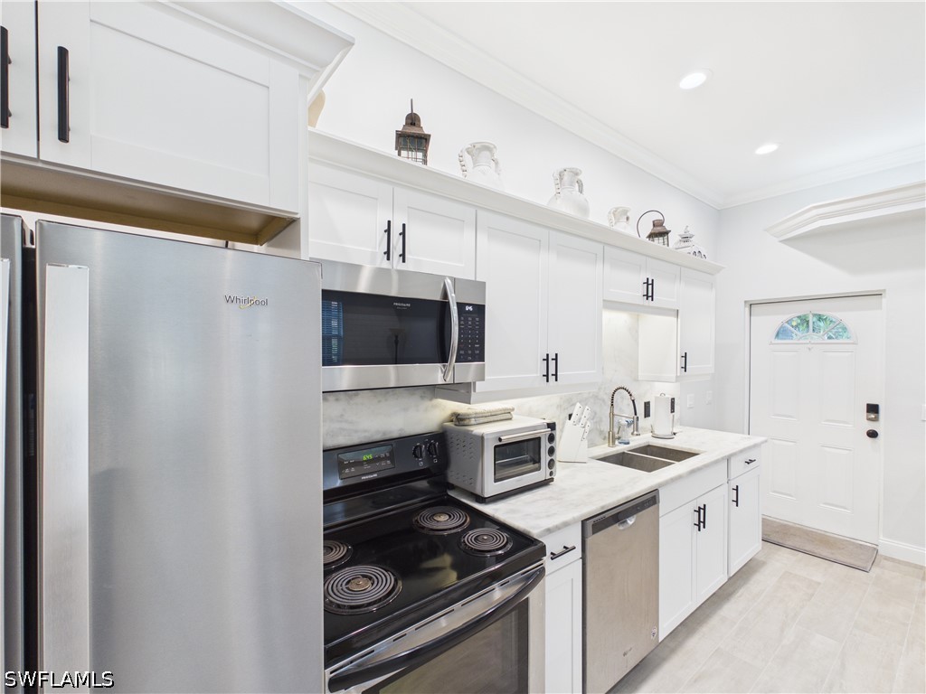 6072 Polly Avenue Naples FL 34112 226019131 image4
