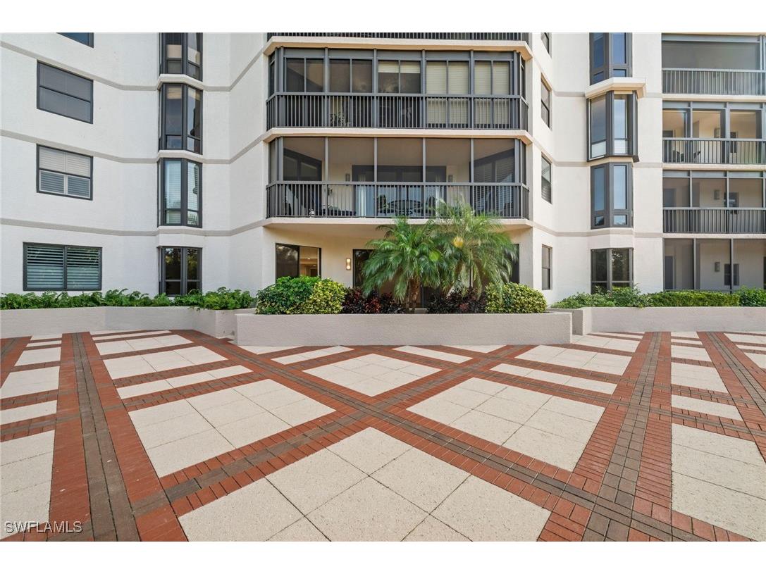 6075 Pelican Bay Boulevard #104 Naples FL 34108 225082391 image31