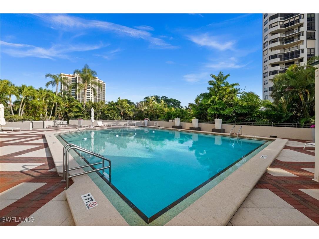 6075 Pelican Bay Boulevard #104 Naples FL 34108 225082391 image33