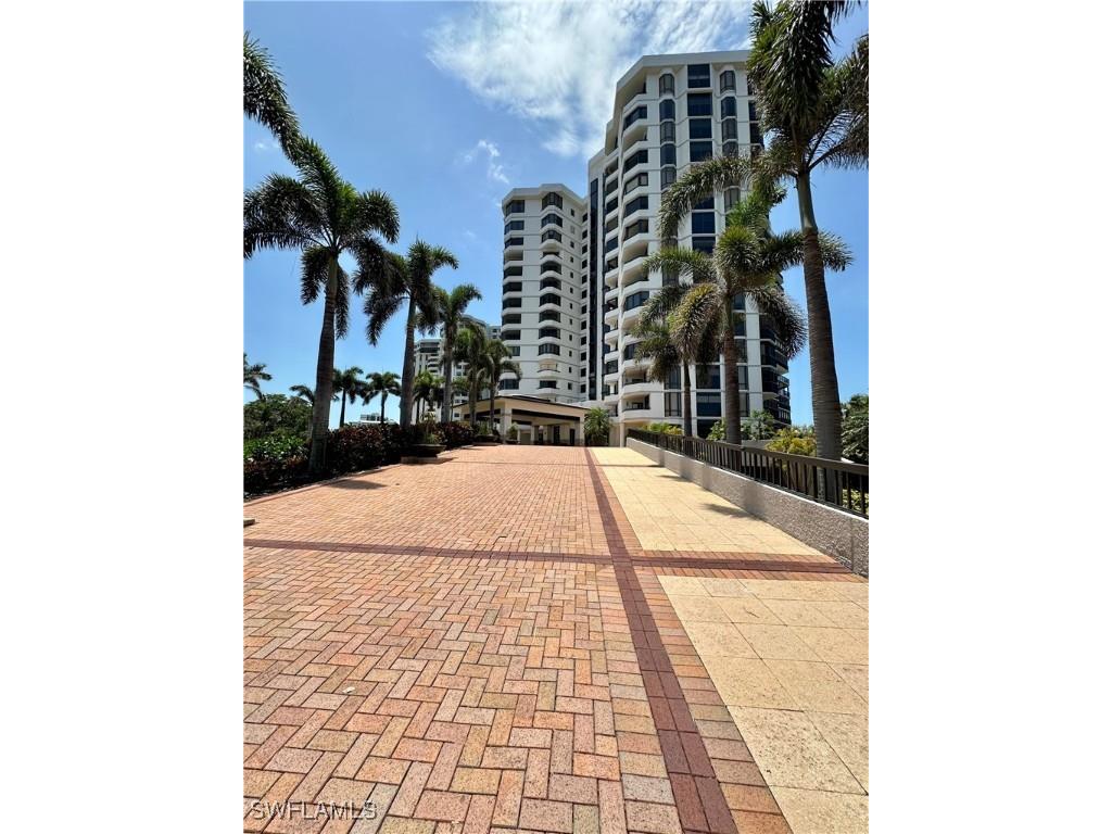 6075 Pelican Bay Boulevard #1101 Naples FL 34108 225051883 image1