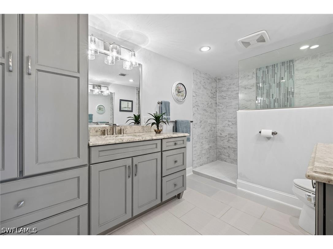 6075 Pelican Bay Boulevard #1403 Naples FL 34108 226013474 image13