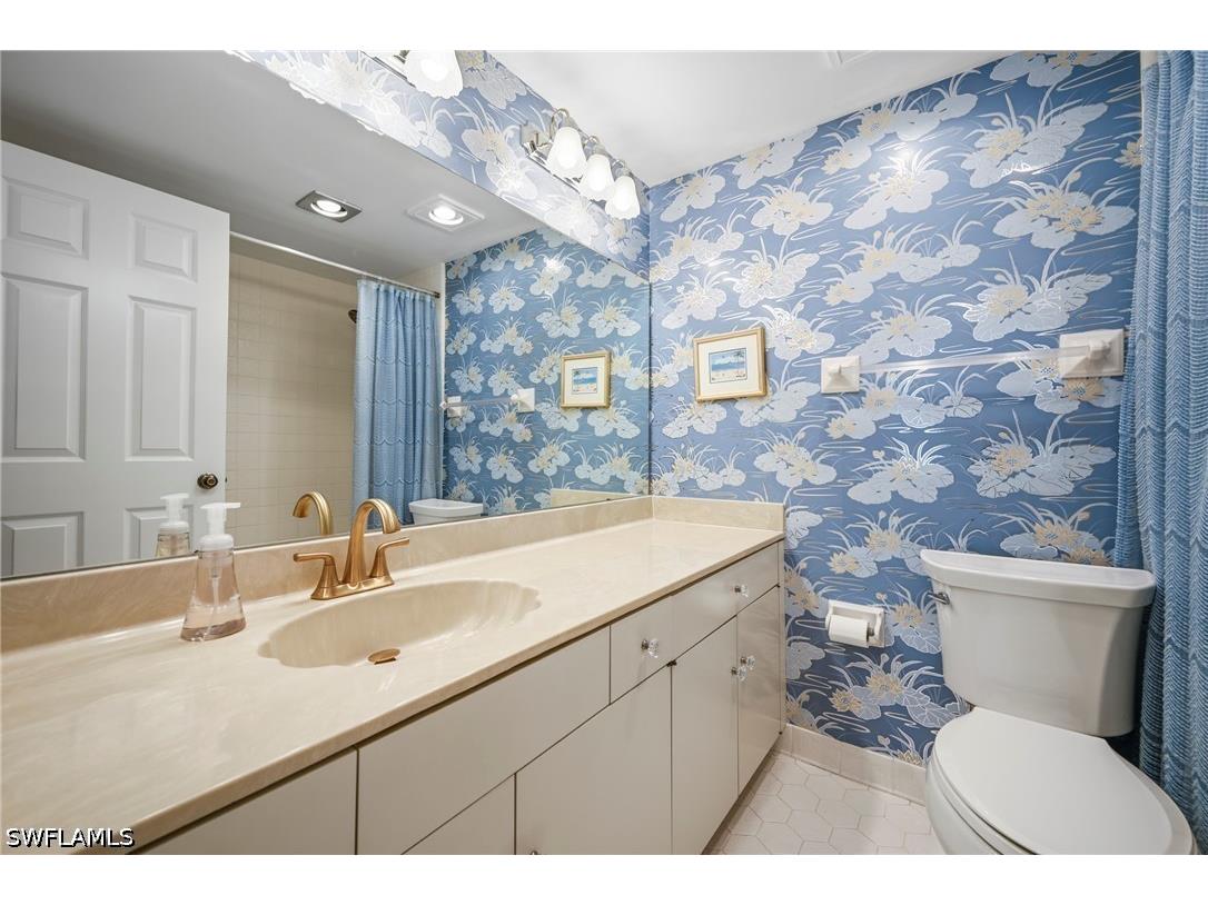 6075 Pelican Bay Boulevard #201 Naples FL 34108 226014138 image27