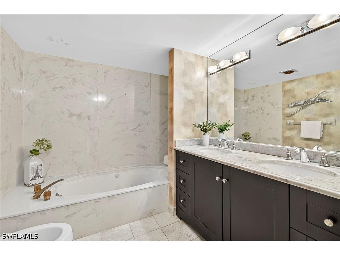 6075 Pelican Bay Boulevard #204 Naples FL 34108 226022603 image14