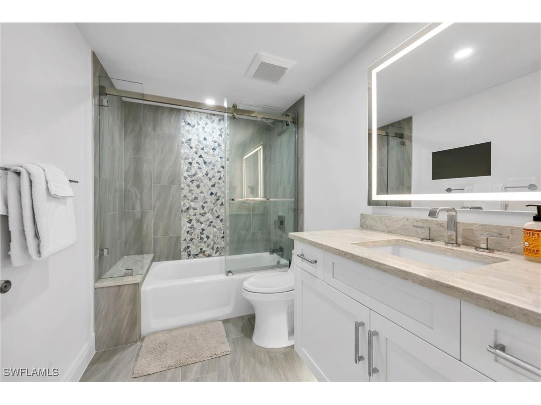 6075 Pelican Bay Boulevard #303 Naples FL 34108 226002381 image17