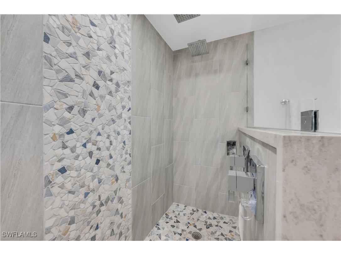 6075 Pelican Bay Boulevard #303 Naples FL 34108 226002381 image18