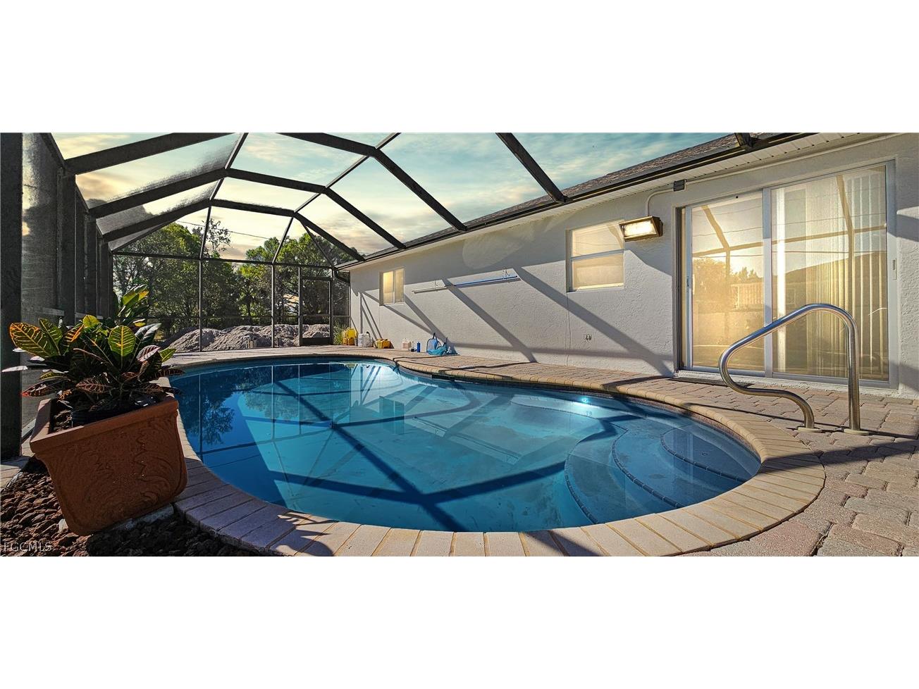 6078 Laurelwood Drive Fort Myers FL 33905 2026007261 image1