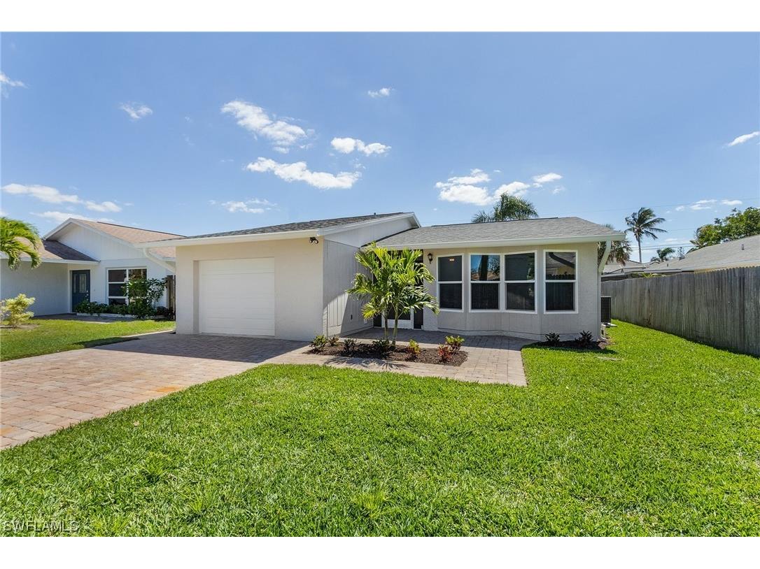 608 106th Avenue N Naples FL 34108 223020312 image1