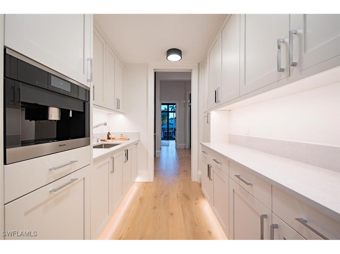 608 16th Avenue S Naples FL 34102 225081695 image9