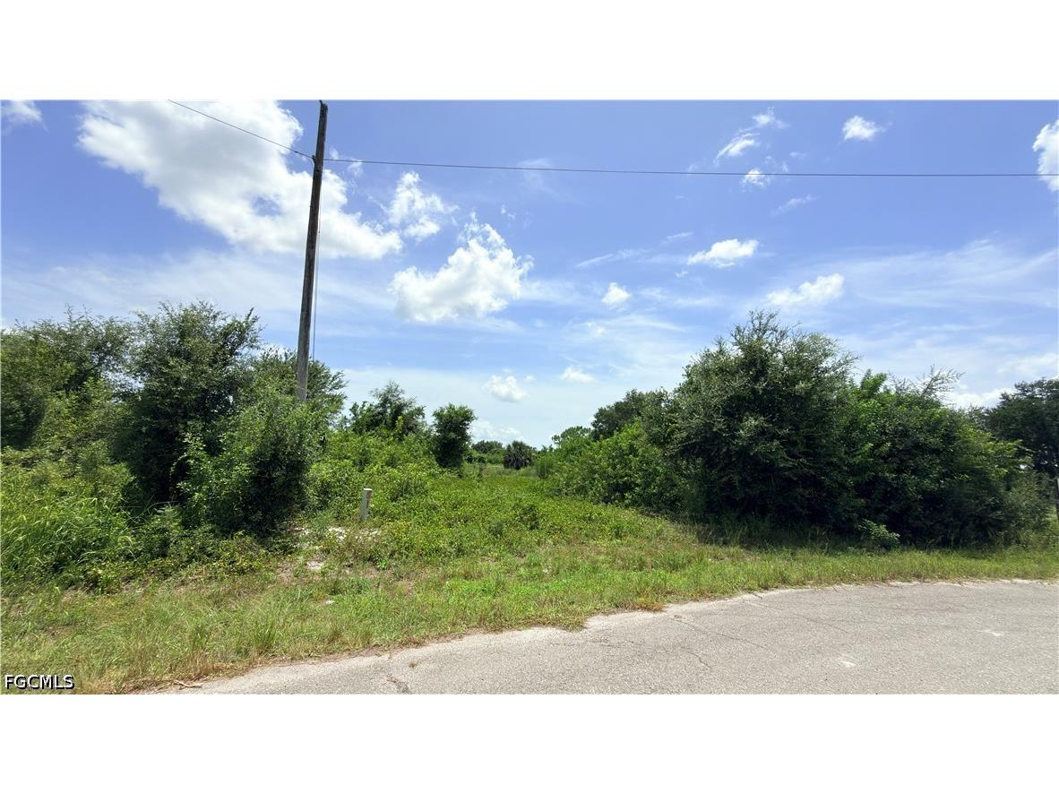 608 Chemstrand Street E Lehigh Acres FL 33974 2026031095 image1