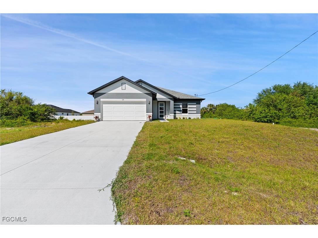 608 Eisenhower Boulevard Lehigh Acres FL 33974 2025019927 image1