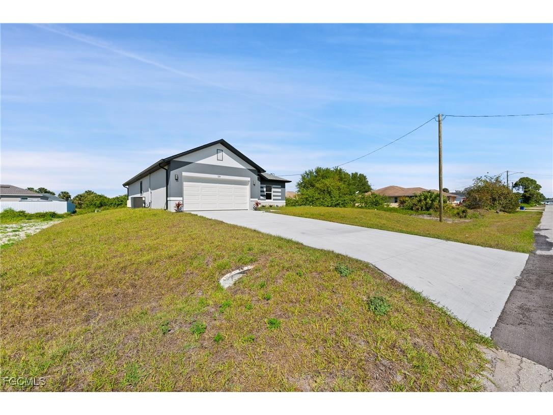 608 Eisenhower Boulevard Lehigh Acres FL 33974 2025019927 image2