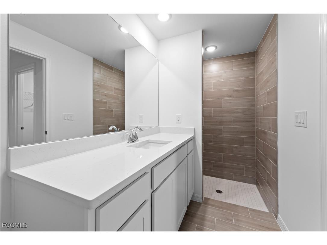 608 NE 24th Terrace Cape Coral FL 33909 2025021294 image6