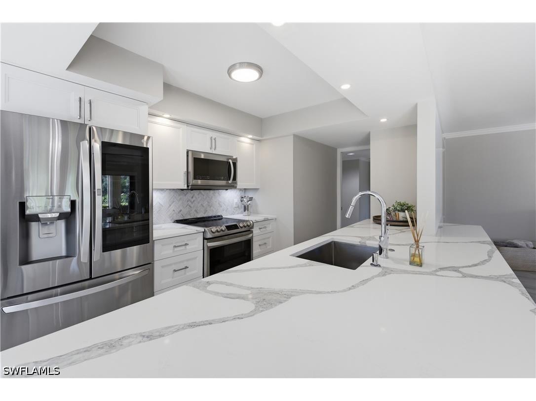6080 Pelican Bay Boulevard #104A Naples FL 34108 226016575 image13