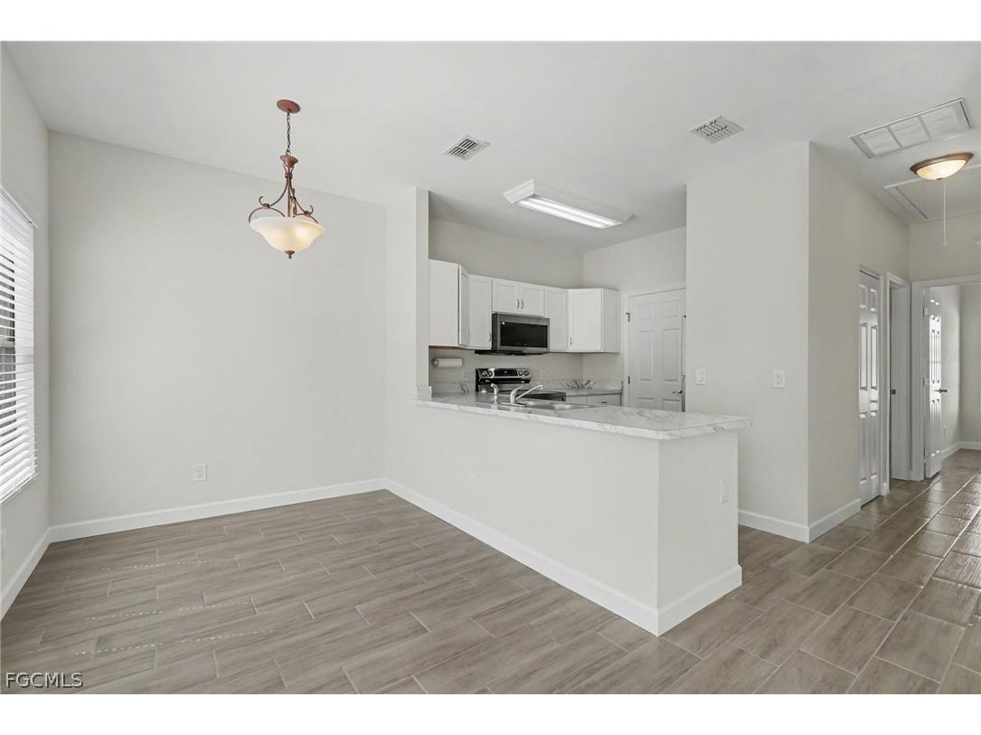 6081 Lake Front Drive Fort Myers FL 33908 2026012322 image10