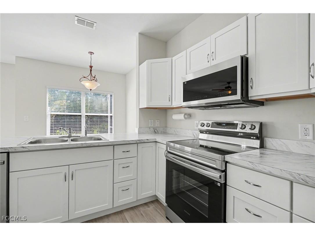 6081 Lake Front Drive Fort Myers FL 33908 2026012322 image11