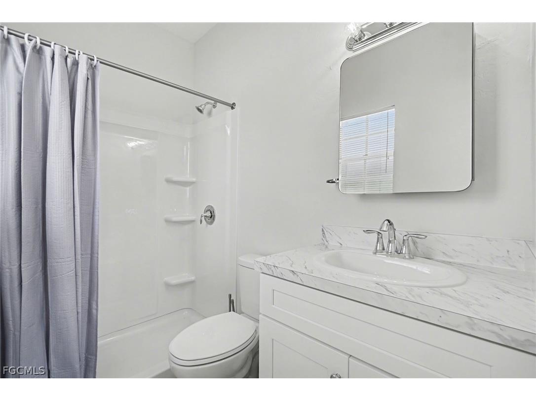 6081 Lake Front Drive Fort Myers FL 33908 2026012322 image17