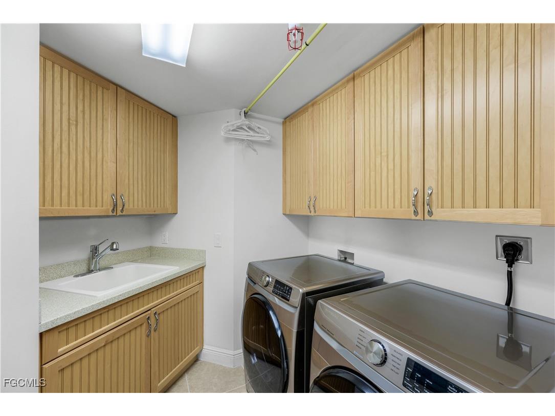 6081 Silver King Boulevard #103 Cape Coral FL 33914 2025009368 image39