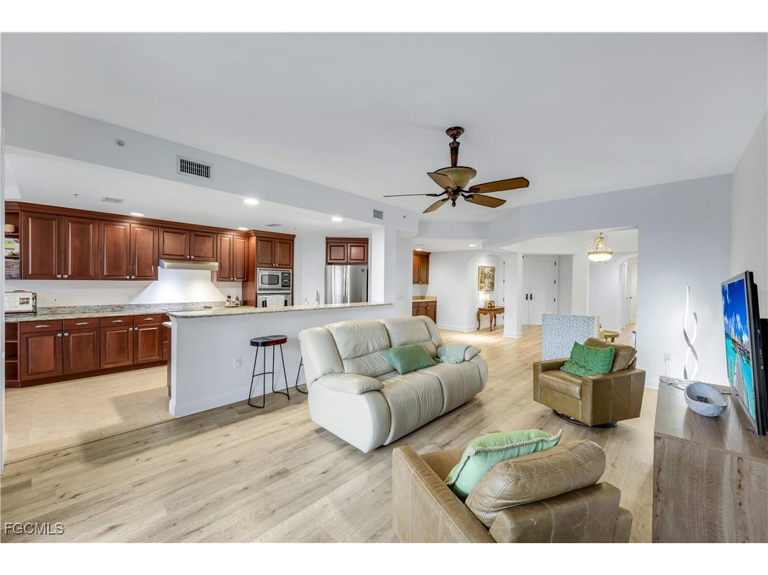 6081 Silver King Boulevard #103 Cape Coral FL 33914 2025009368 image4