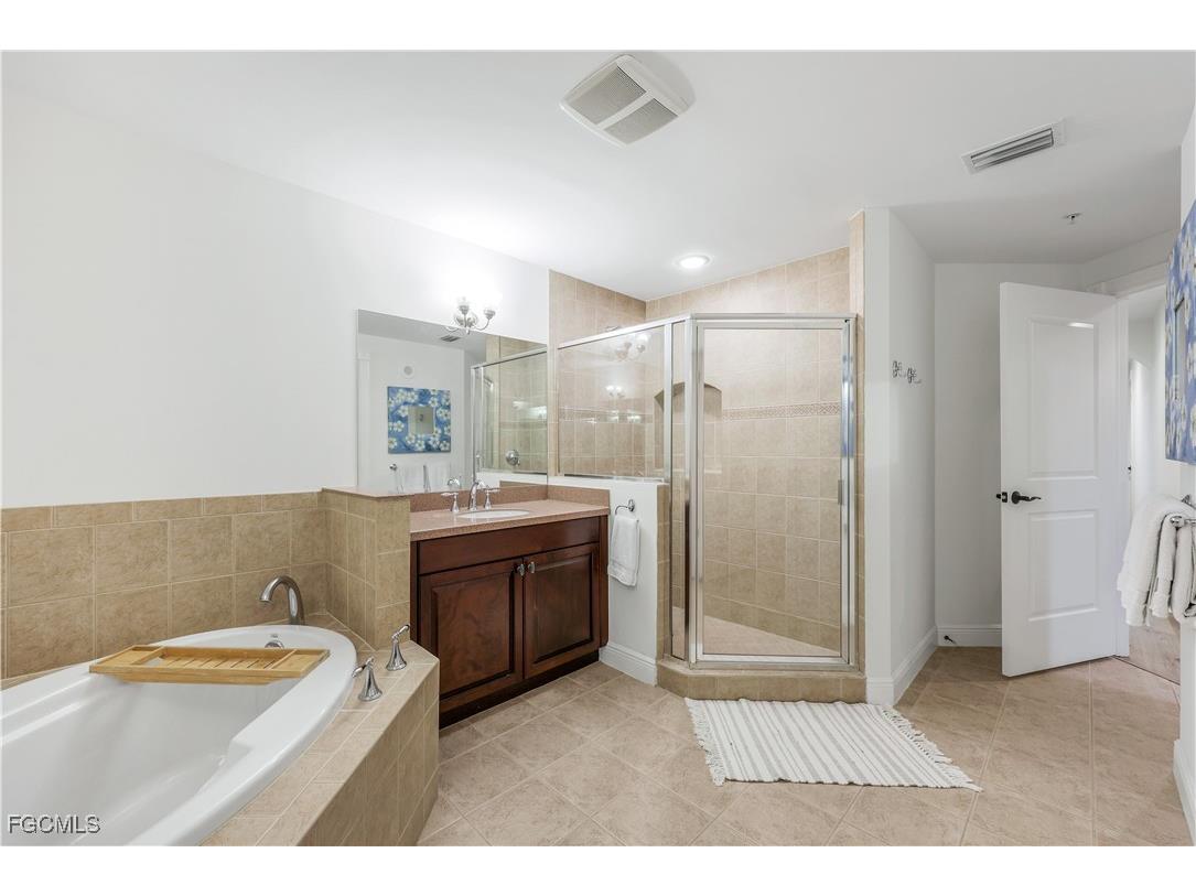 6081 Silver King Boulevard #103 Cape Coral FL 33914 2025009368 image43