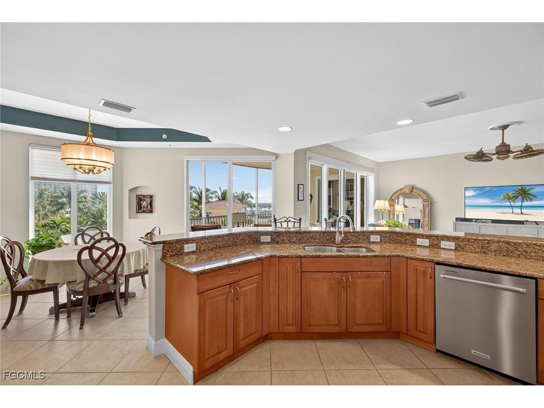 6081 Silver King Boulevard #202 Cape Coral FL 33914 2025019092 image12