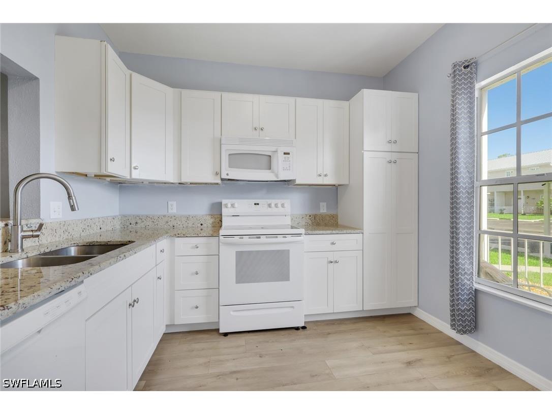 6085 Lake Front Drive Fort Myers FL 33908 226024881 image3