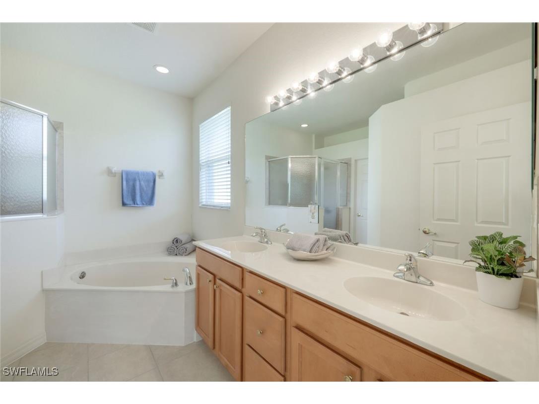 6086 Highwood Park Lane Naples FL 34110 225077338 image14