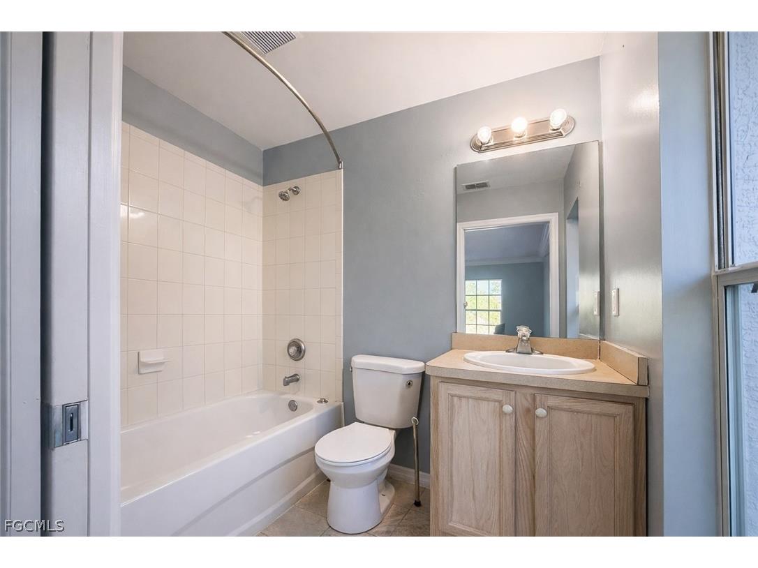 609/611 Hawthorne Avenue S Lehigh Acres FL 33974 2026012326 image2