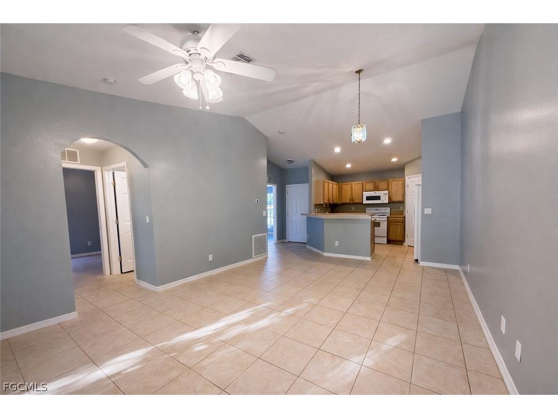 609/611 Hawthorne Avenue S Lehigh Acres FL 33974 2026012326 image3