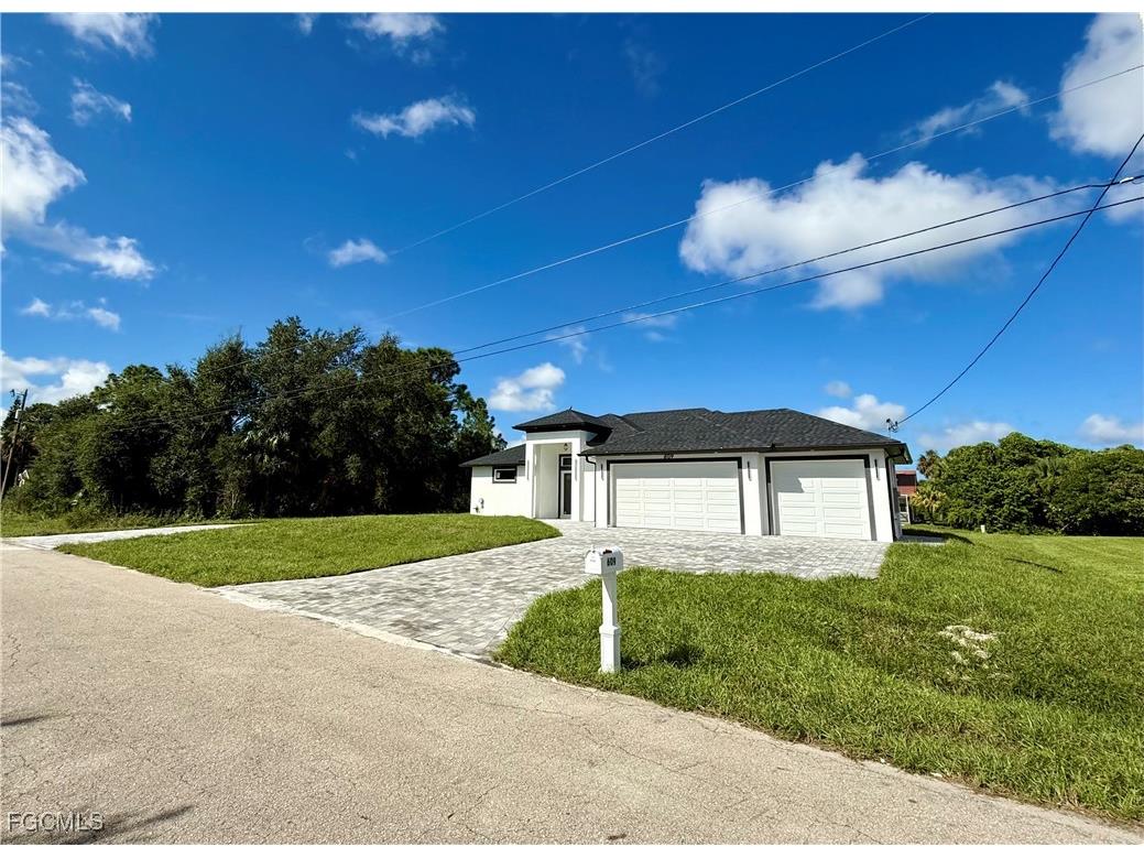 609 Mckinley Avenue Lehigh Acres FL 33972 2025011633 image2