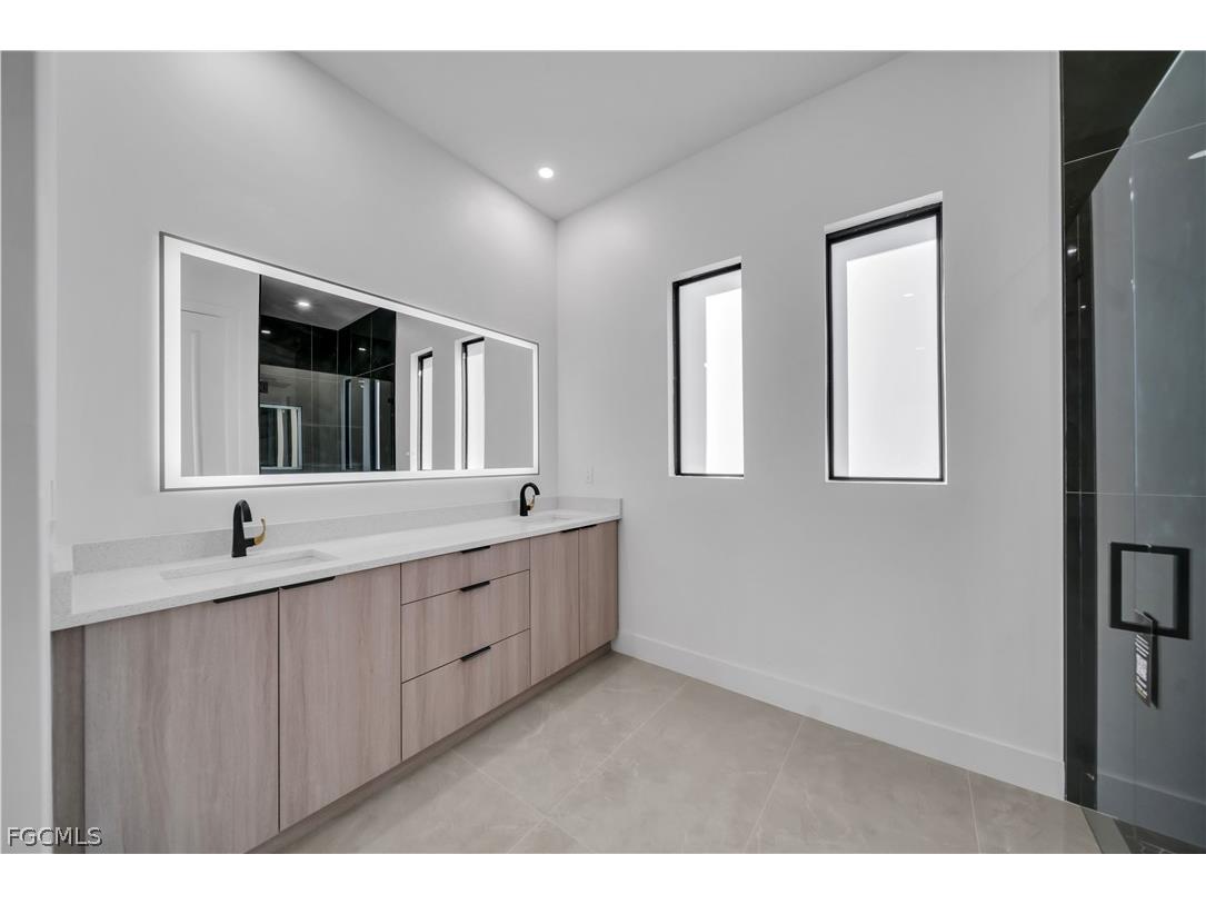 609 NE 11th Terrace Cape Coral FL 33909 2026007201 image38