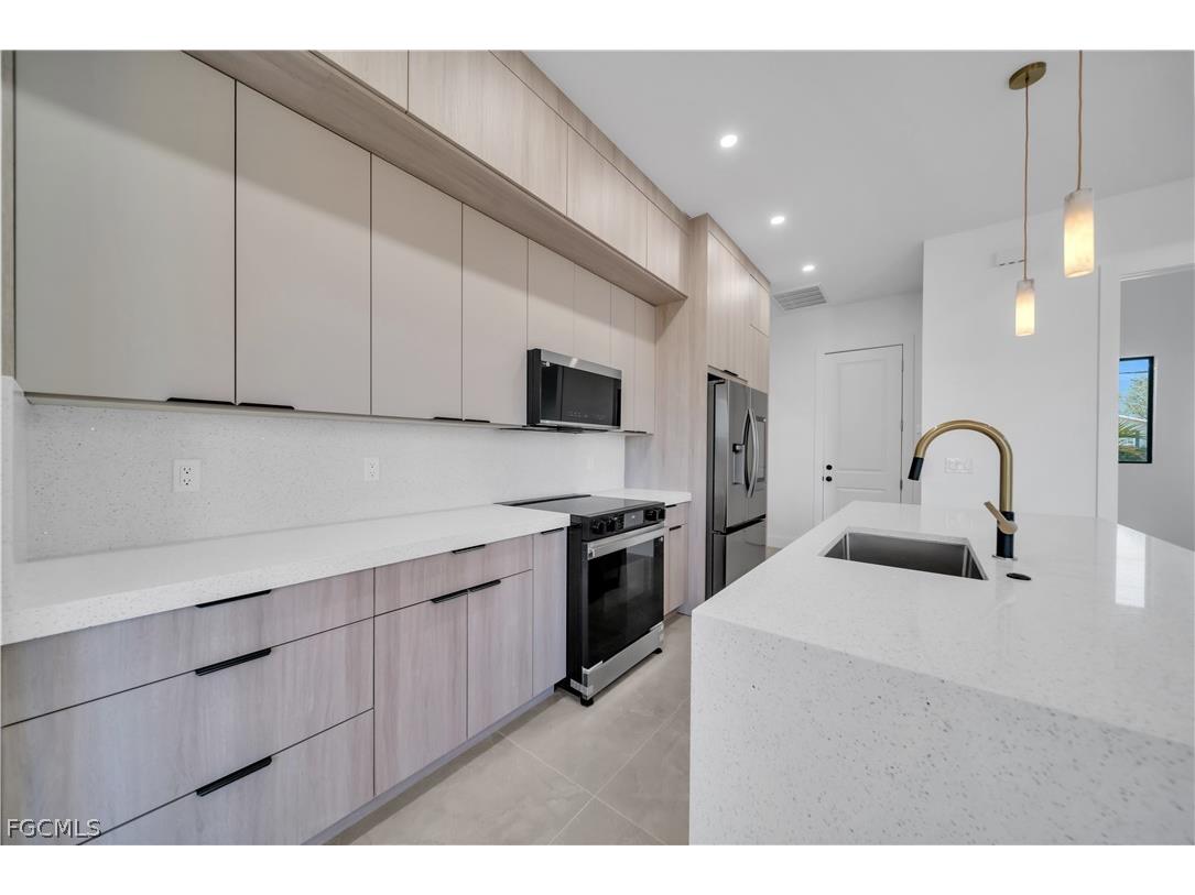 609 NE 11th Terrace Cape Coral FL 33909 2026007201 image6