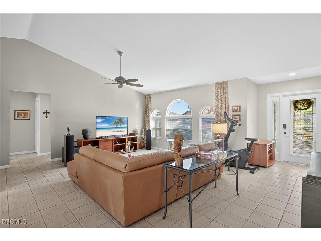 609 SE 17th Street Cape Coral FL 33990 2025020028 image3