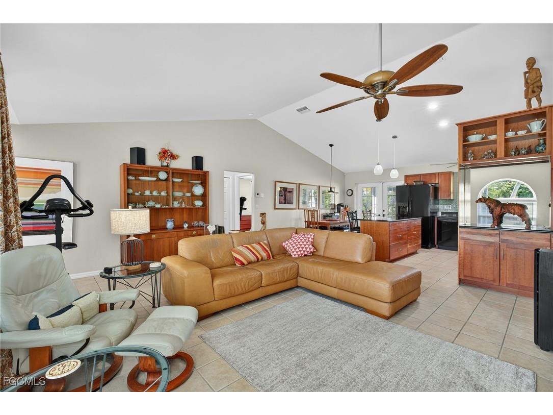 609 SE 17th Street Cape Coral FL 33990 2025020028 image5