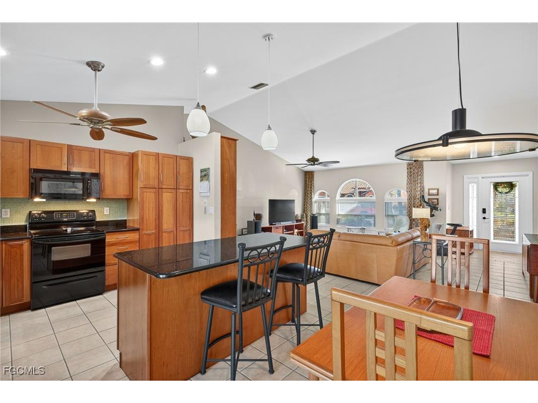 609 SE 17th Street Cape Coral FL 33990 2025020028 image7