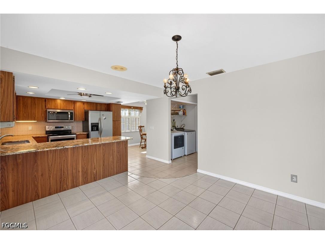 609 SE 21st Street Cape Coral FL 33990 2026023048 image10
