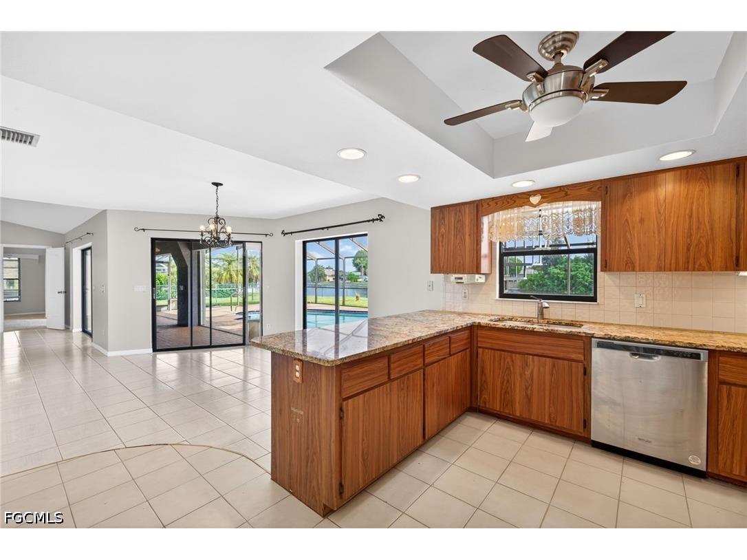 609 SE 21st Street Cape Coral FL 33990 2026023048 image12