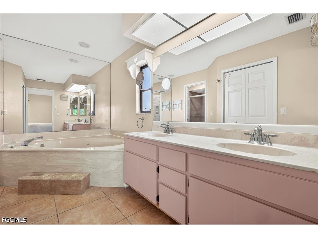 609 SE 21st Street Cape Coral FL 33990 2026023048 image19