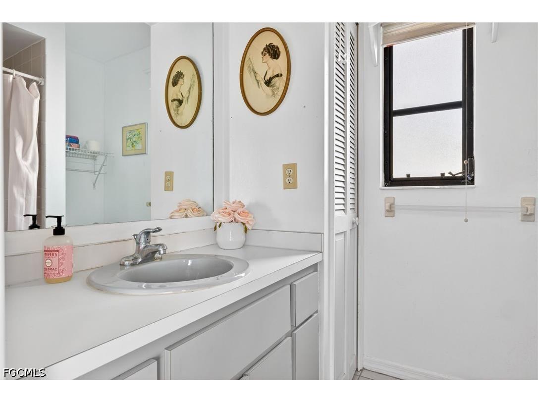 609 SE 21st Street Cape Coral FL 33990 2026023048 image25