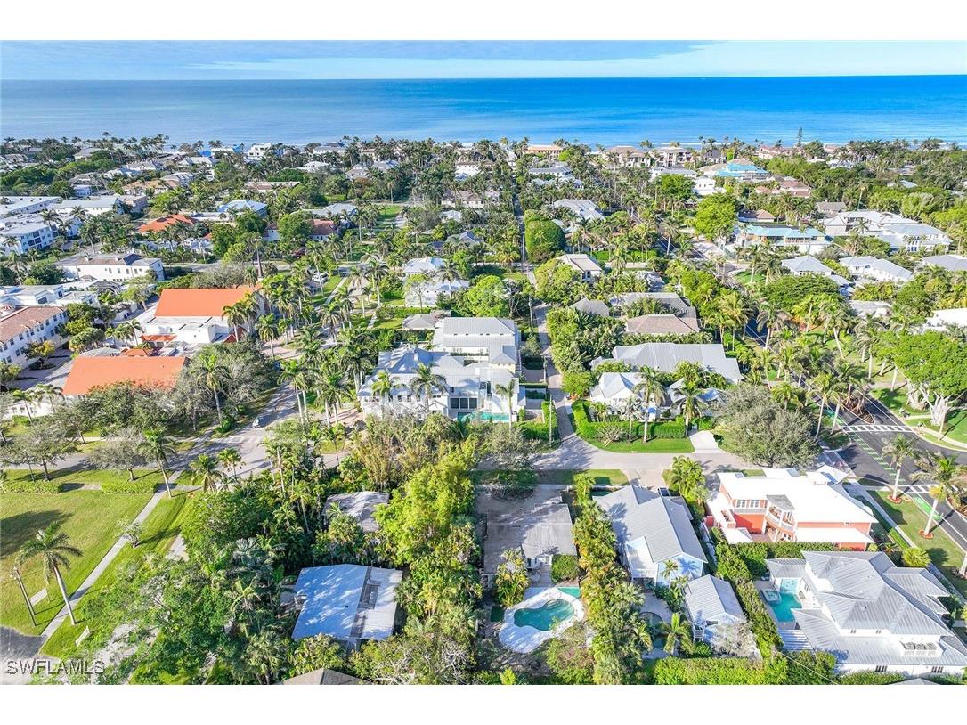 61 4th Street S Naples FL 34102 225004630 image1
