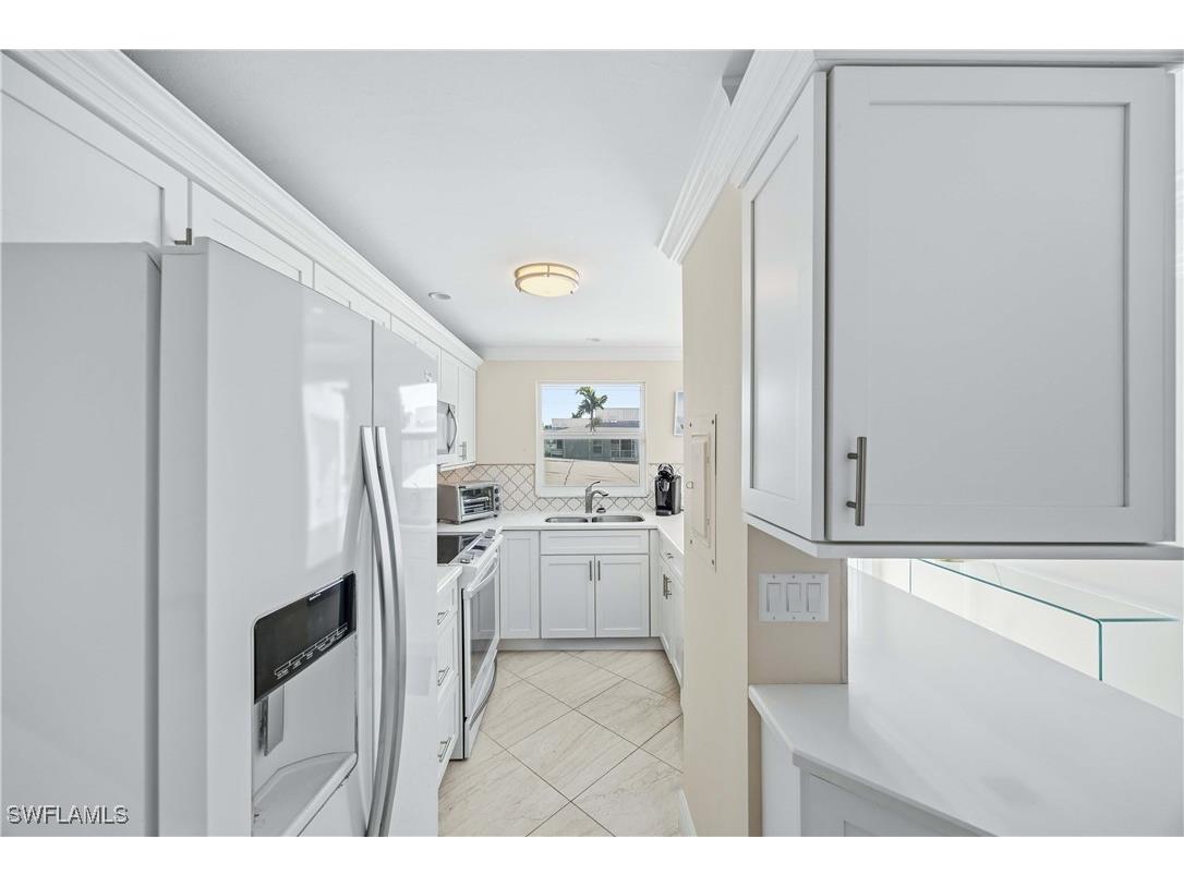 610 Broad Avenue S #J610 Naples FL 34102 225083961 image4