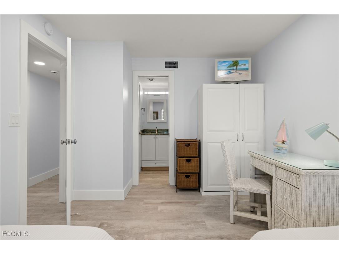 610 Donax Street #111 Sanibel FL 33957 2025011590 image22